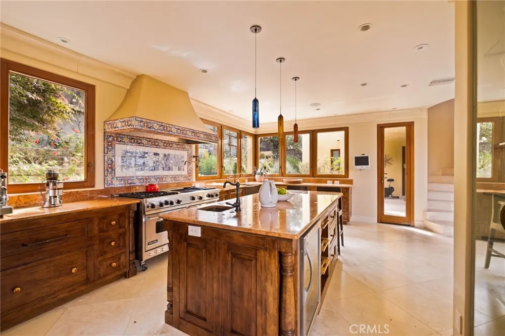664 Calle Miramar Redondo Beach, CA 90277