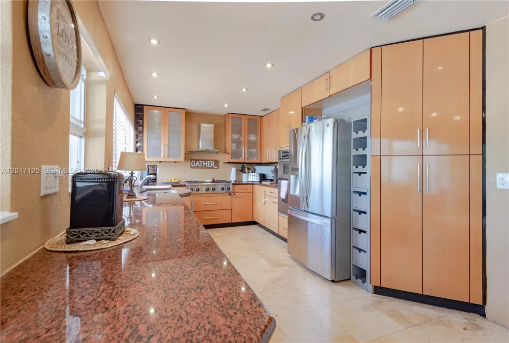 2908 Bayview Dr Fort Lauderdale, FL 33306