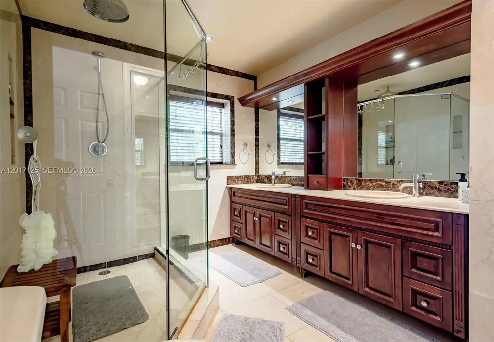 2908 Bayview Dr Fort Lauderdale, FL 33306