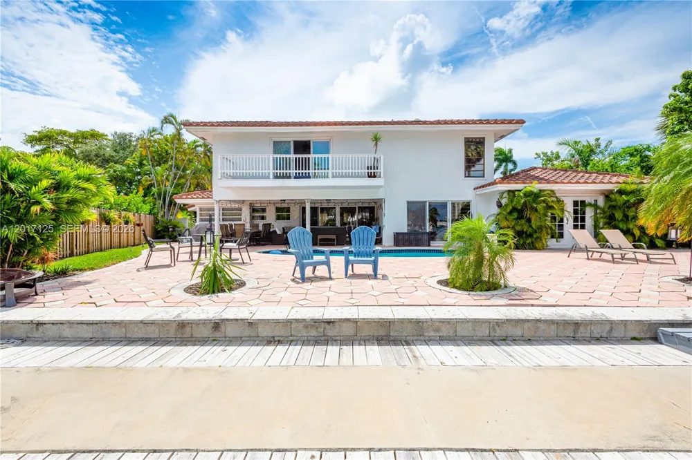 2908 Bayview Dr Fort Lauderdale, FL 33306