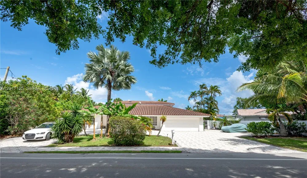 2908 Bayview Dr Fort Lauderdale, FL 33306