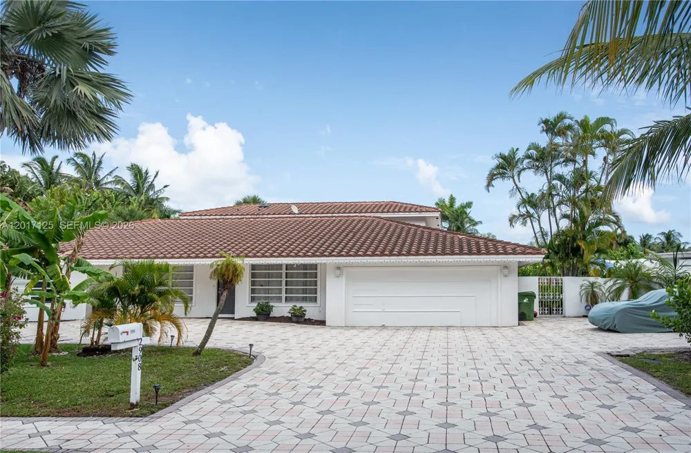 2908 Bayview Dr Fort Lauderdale, FL 33306