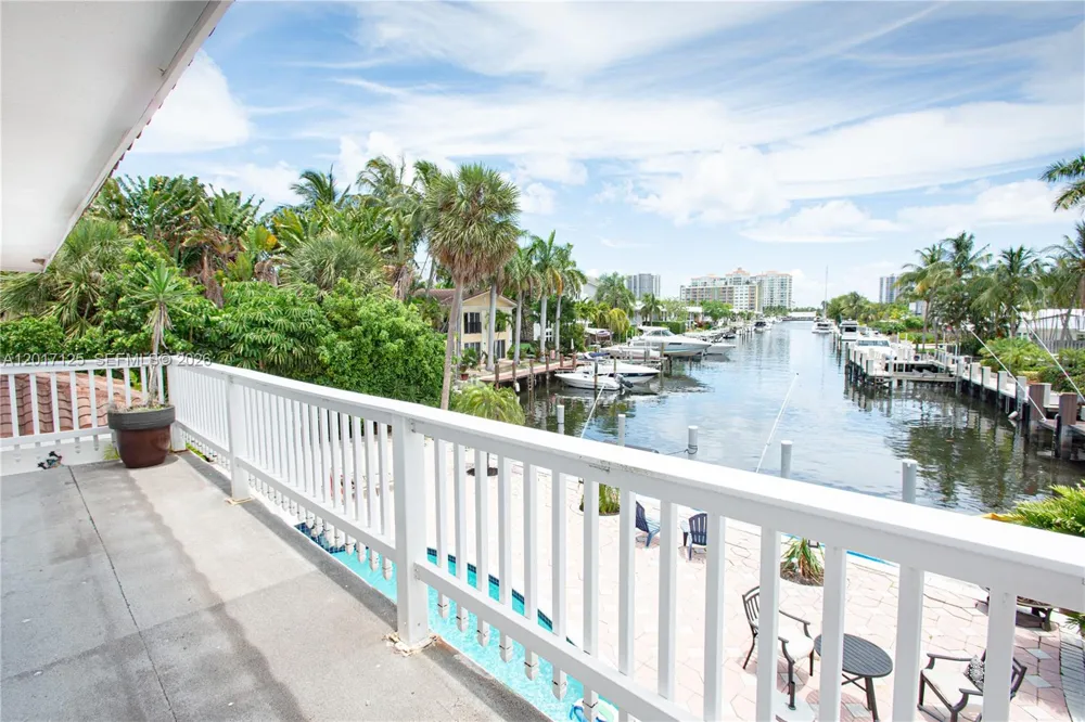 2908 Bayview Dr Fort Lauderdale, FL 33306