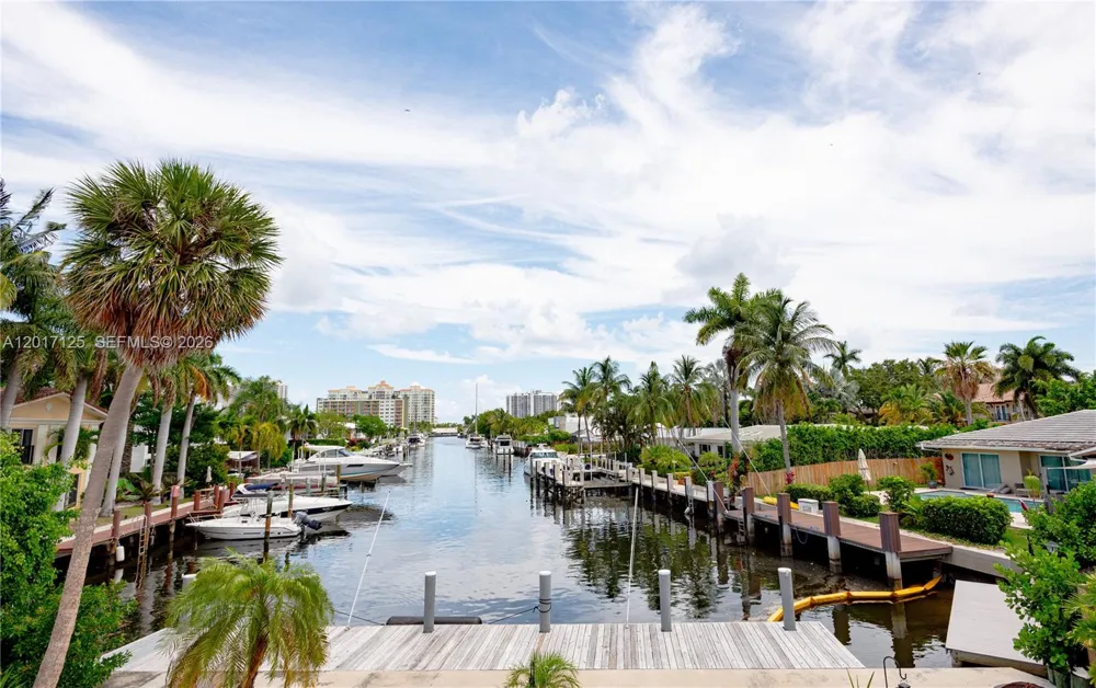 2908 Bayview Dr Fort Lauderdale, FL 33306
