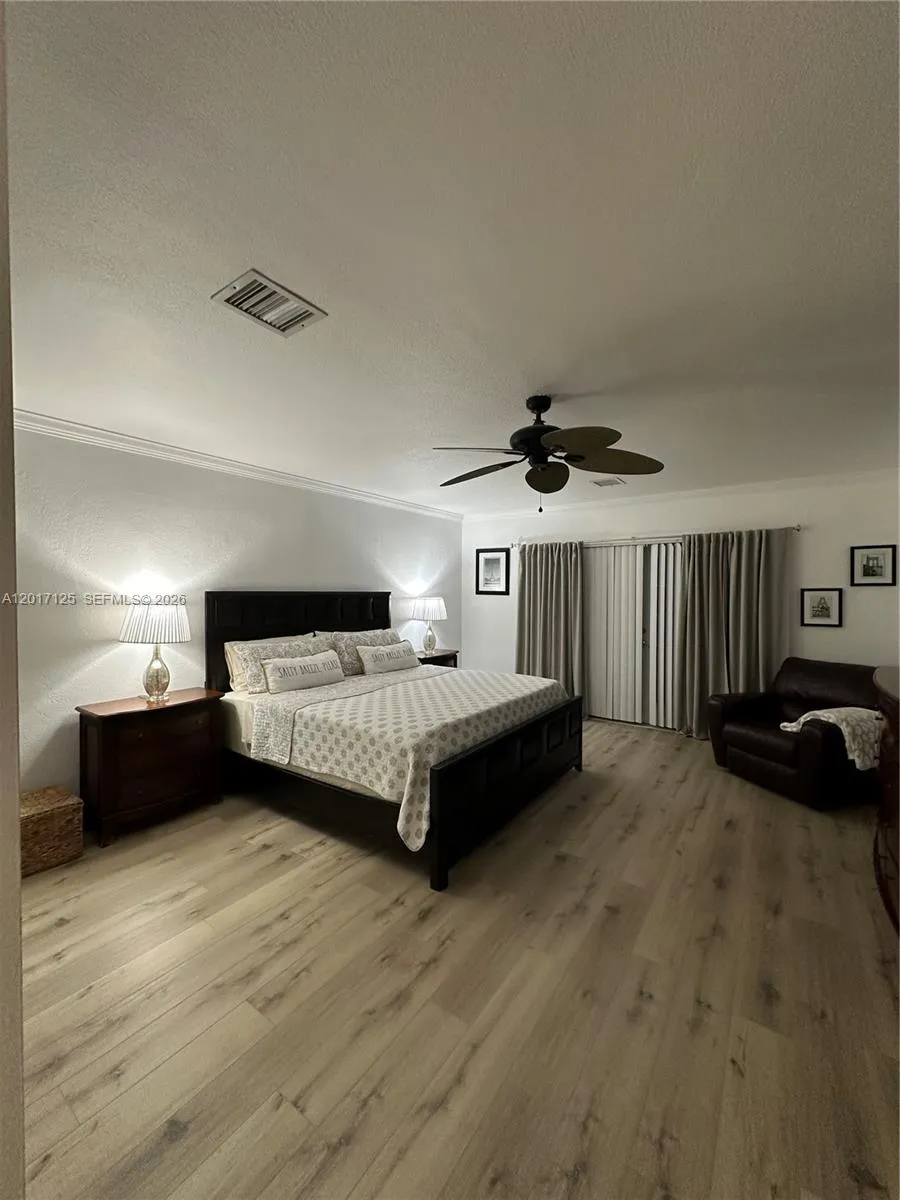 2908 Bayview Dr Fort Lauderdale, FL 33306