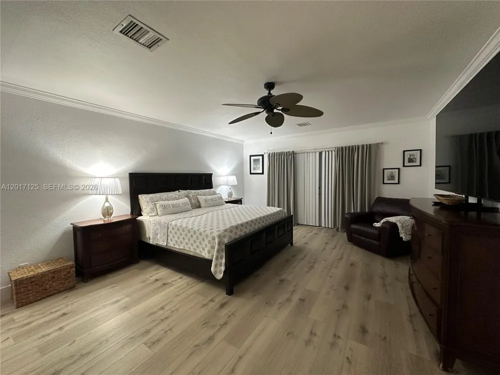2908 Bayview Dr Fort Lauderdale, FL 33306