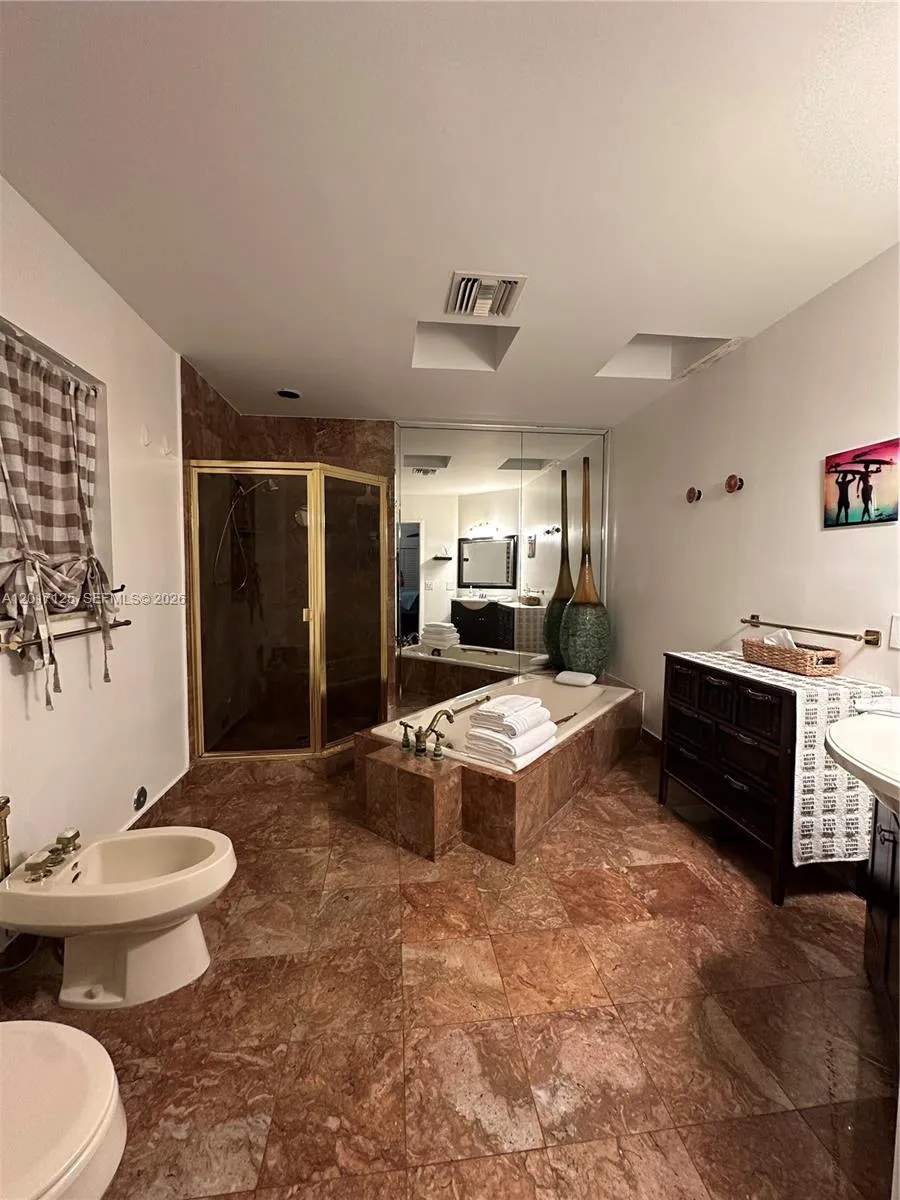 2908 Bayview Dr Fort Lauderdale, FL 33306