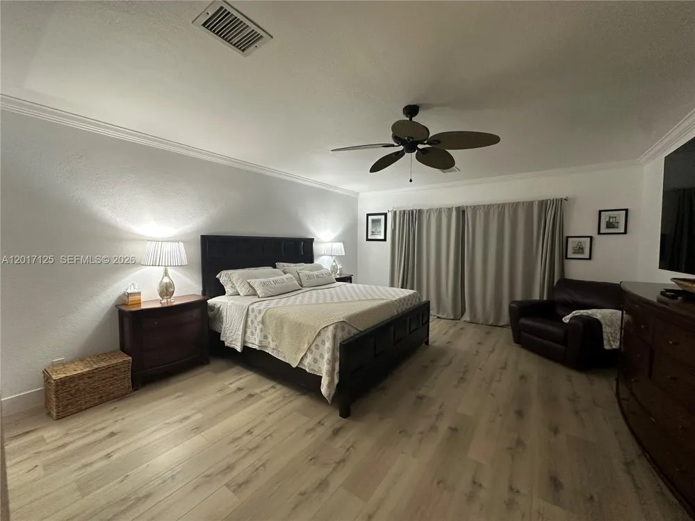 2908 Bayview Dr Fort Lauderdale, FL 33306