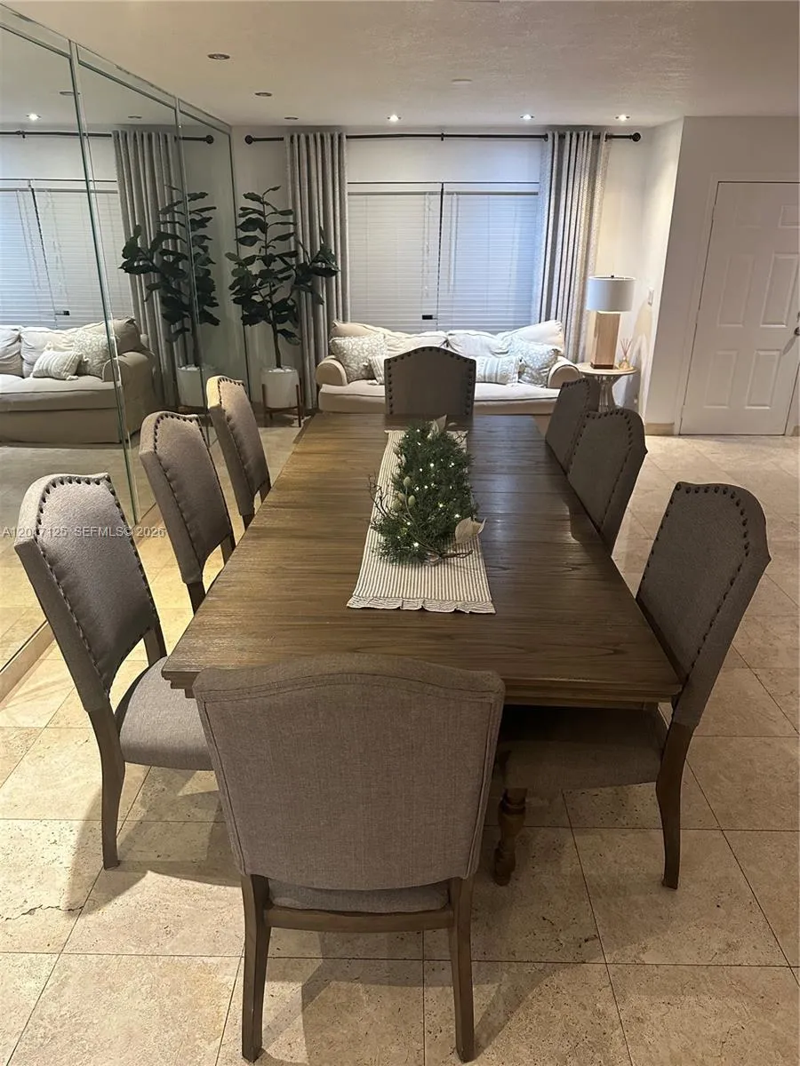 2908 Bayview Dr Fort Lauderdale, FL 33306