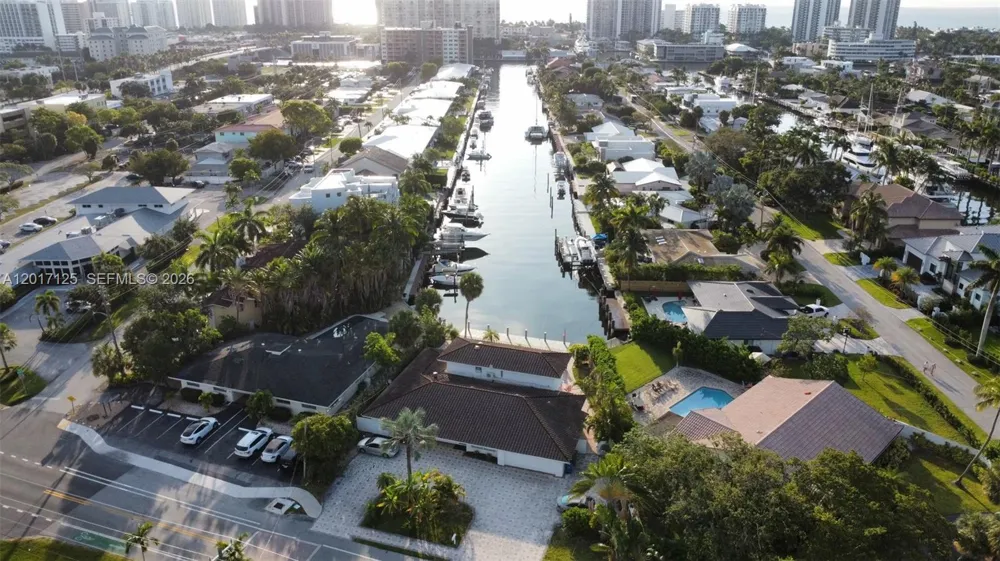 2908 Bayview Dr Fort Lauderdale, FL 33306