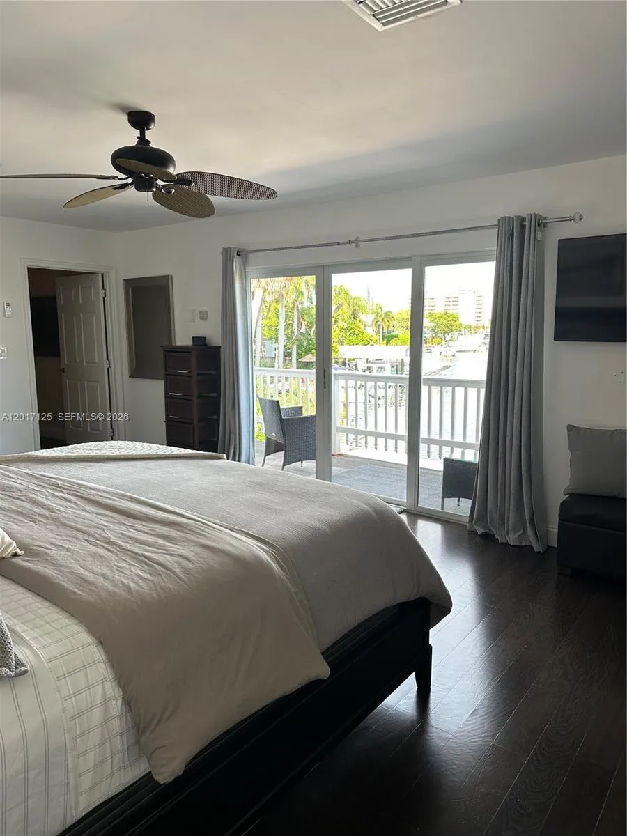 2908 Bayview Dr Fort Lauderdale, FL 33306