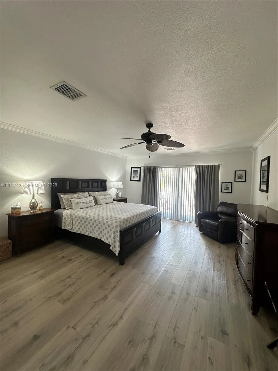 2908 Bayview Dr Fort Lauderdale, FL 33306