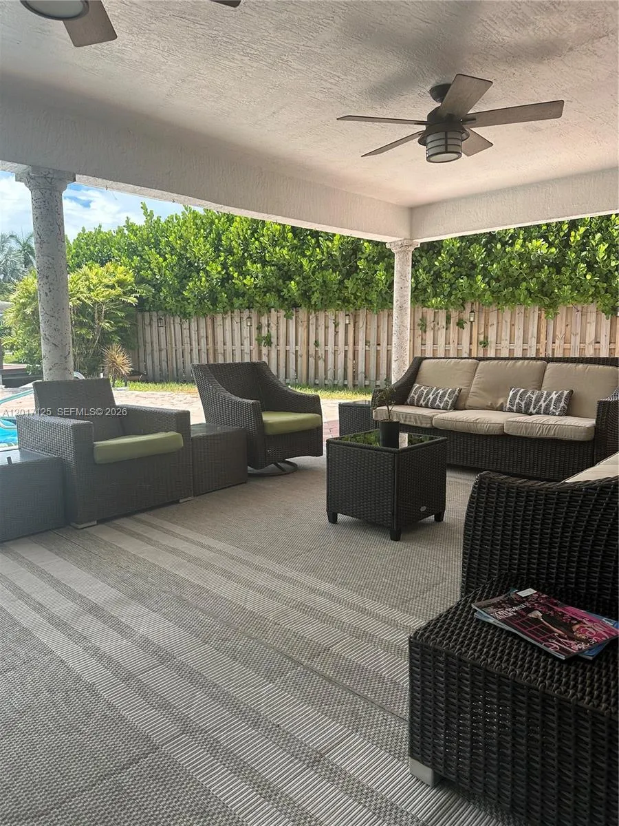 2908 Bayview Dr Fort Lauderdale, FL 33306