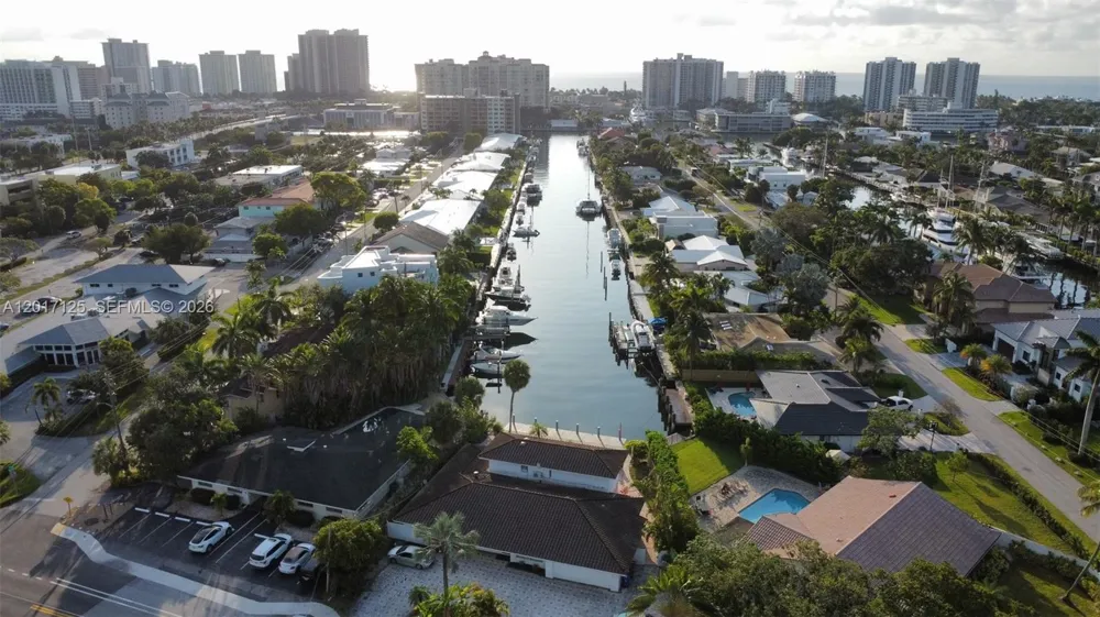 2908 Bayview Dr Fort Lauderdale, FL 33306