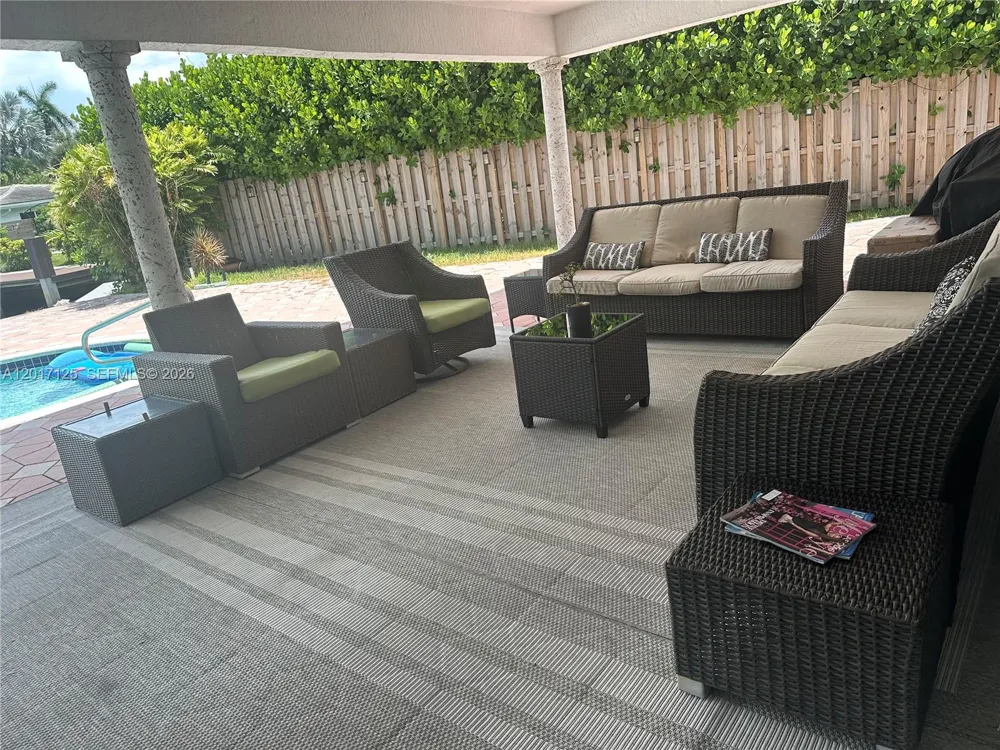 2908 Bayview Dr Fort Lauderdale, FL 33306
