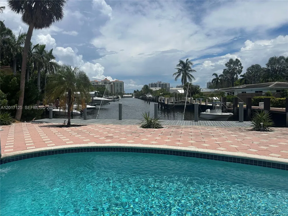 2908 Bayview Dr Fort Lauderdale, FL 33306