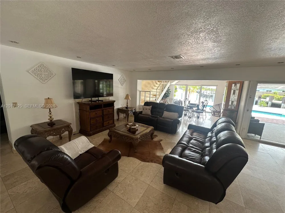2908 Bayview Dr Fort Lauderdale, FL 33306