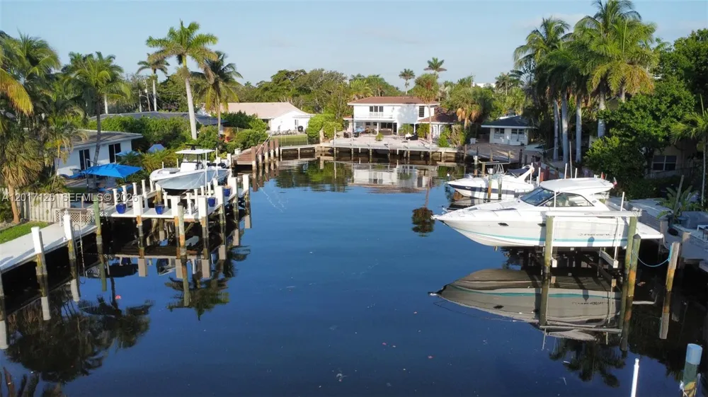 2908 Bayview Dr Fort Lauderdale, FL 33306