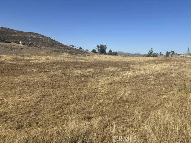 18 Keller Road Winchester, CA 92596