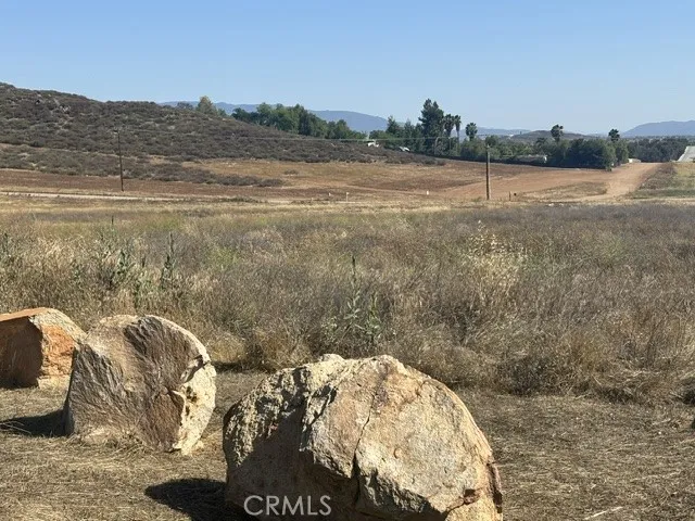 18 Keller Road Winchester, CA 92596