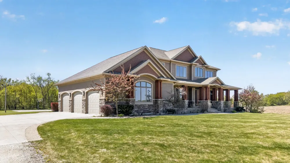 7254 County Road 117 SW Byron, MN 55920