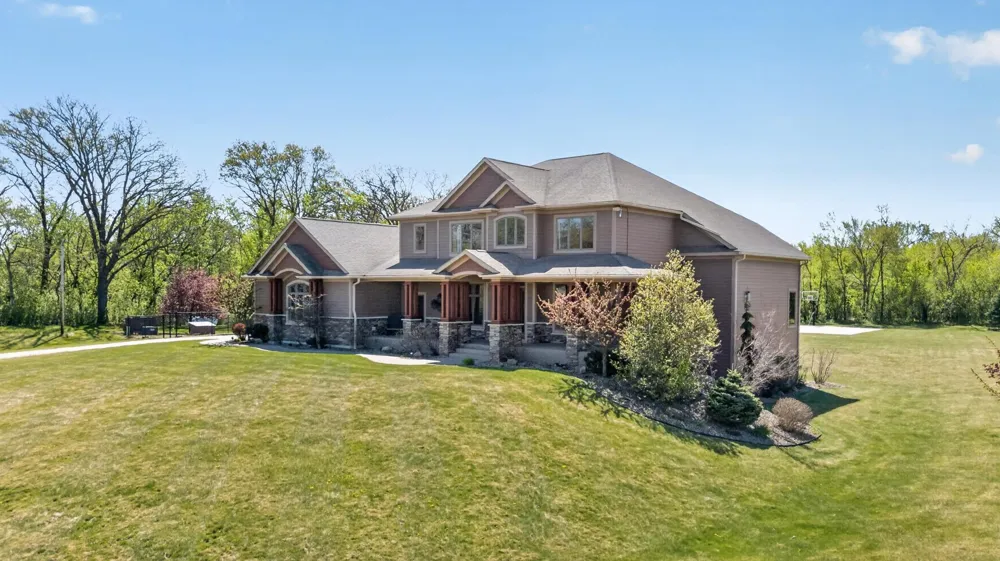 7254 County Road 117 SW Byron, MN 55920