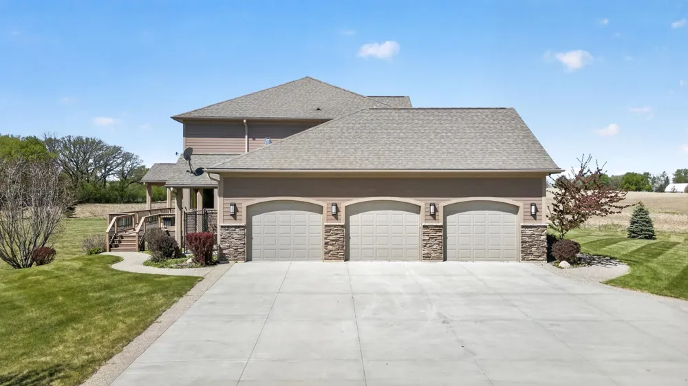 7254 County Road 117 SW Byron, MN 55920