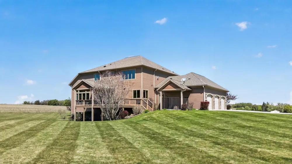 7254 County Road 117 SW Byron, MN 55920