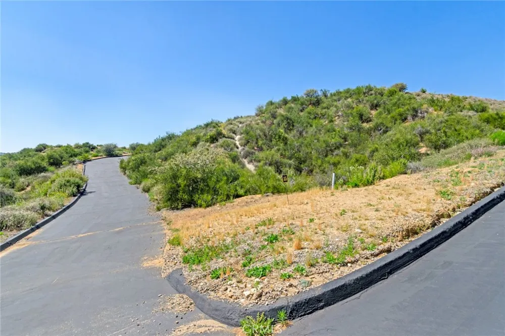 39519 Hidden Heights Drive Yucaipa, CA 92399