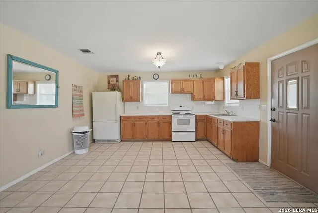 731 COUNTY ROAD 325 George West, TX 78022