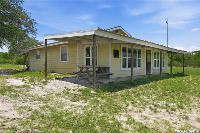 731 COUNTY ROAD 325 George West, TX 78022