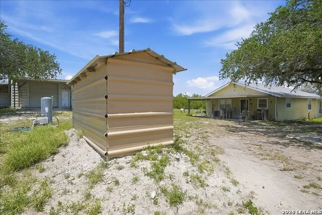 731 COUNTY ROAD 325 George West, TX 78022