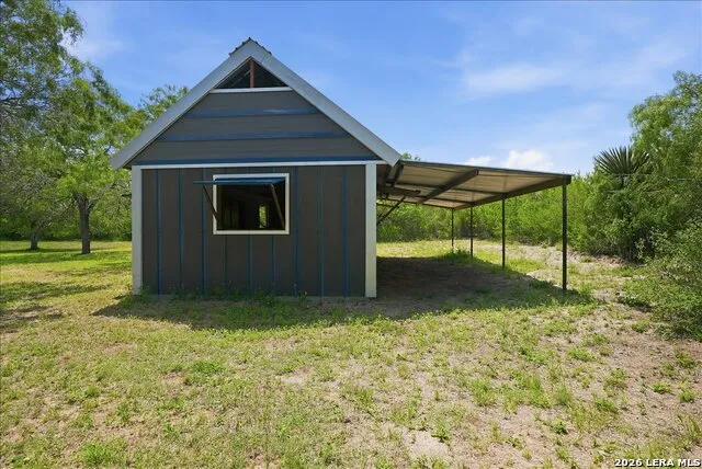 731 COUNTY ROAD 325 George West, TX 78022