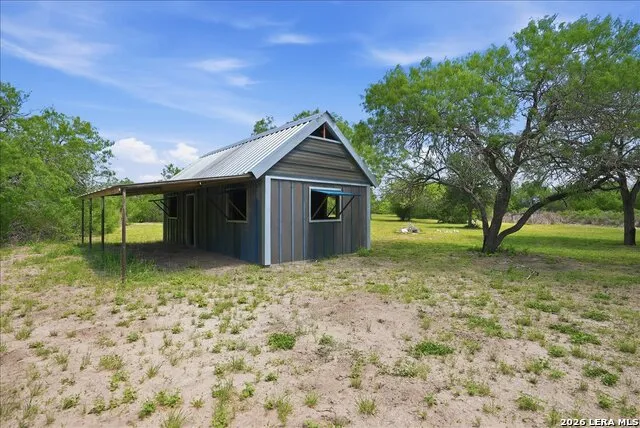 731 COUNTY ROAD 325 George West, TX 78022