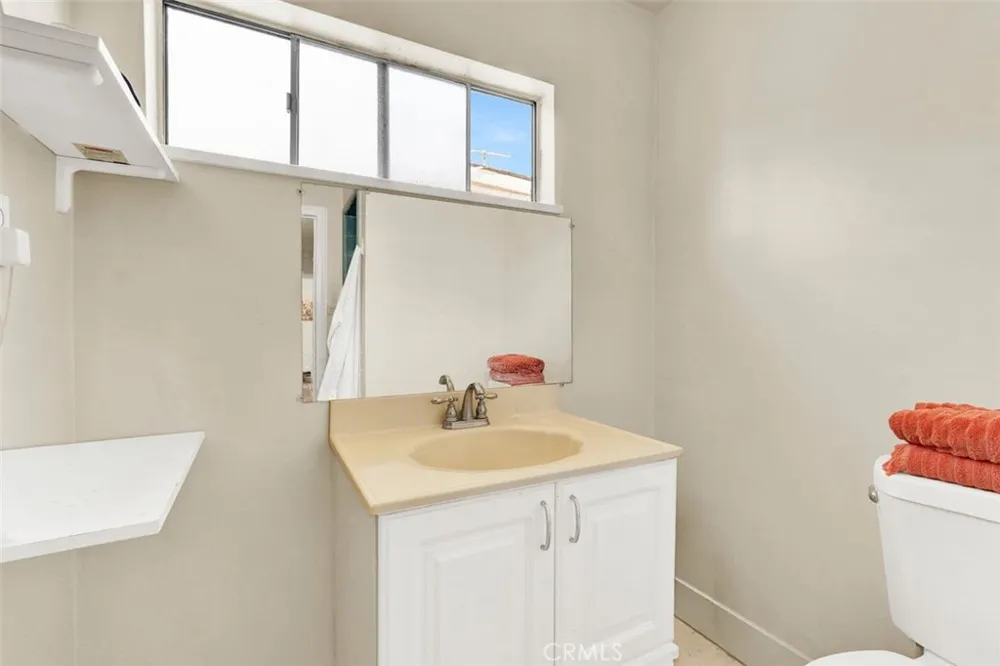 828 Virginia Avenue Ontario, CA 91764