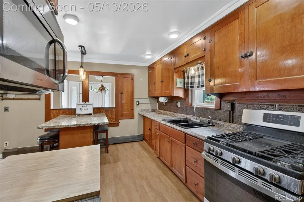 50 CLARENCE Street Belleville City, MI 48111
