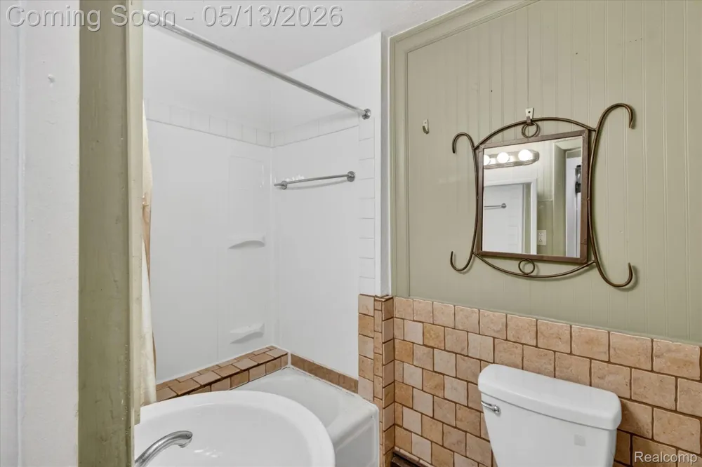50 CLARENCE Street Belleville City, MI 48111