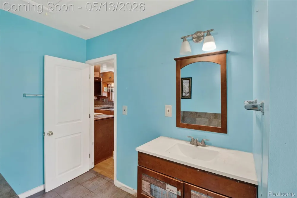 50 CLARENCE Street Belleville City, MI 48111
