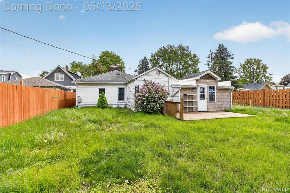 50 CLARENCE Street Belleville City, MI 48111