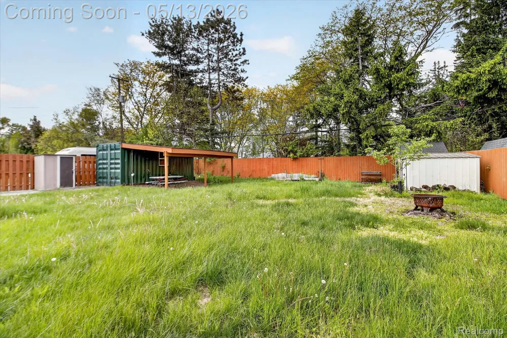 50 CLARENCE Street Belleville City, MI 48111
