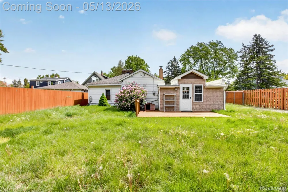 50 CLARENCE Street Belleville City, MI 48111