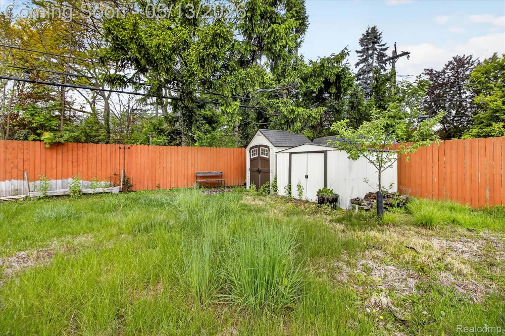 50 CLARENCE Street Belleville City, MI 48111