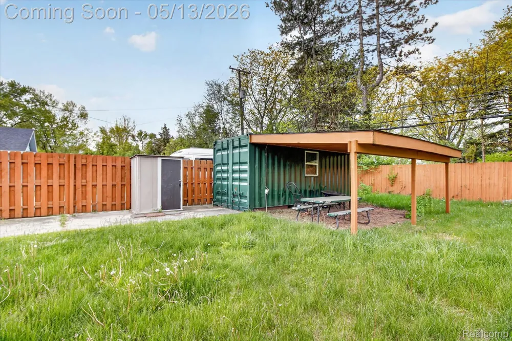 50 CLARENCE Street Belleville City, MI 48111
