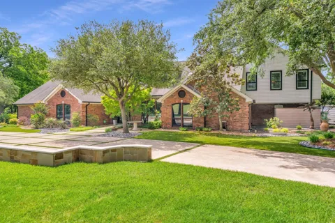 5310 Estate Lane