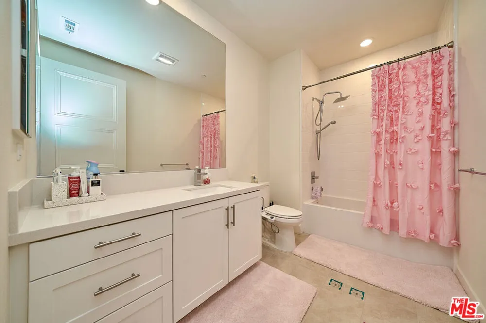 8898 Los Coyotes Court #210 Buena Park, CA 90621