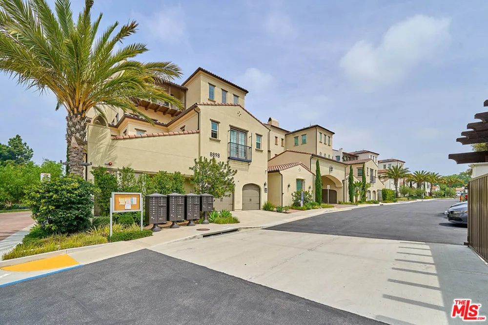8898 Los Coyotes Court #210 Buena Park, CA 90621
