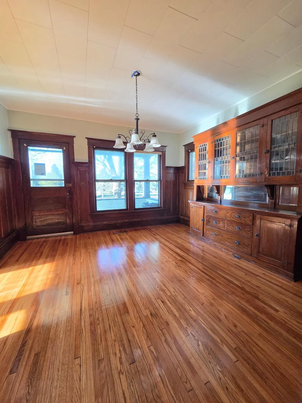 140 W Main Street Lewiston, MN 55952