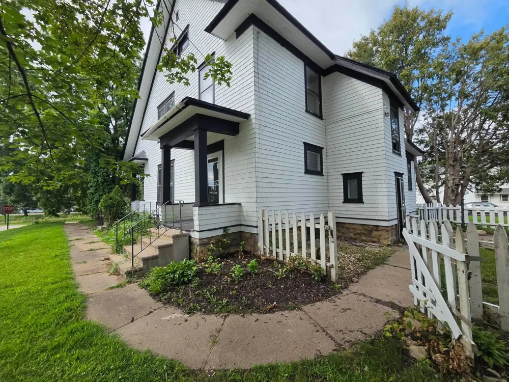 140 W Main Street Lewiston, MN 55952