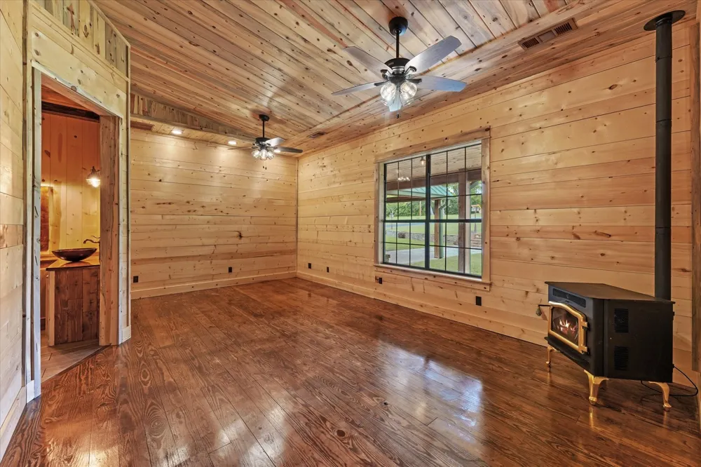 7101 County Road 1037 Blue Ridge, TX 75424