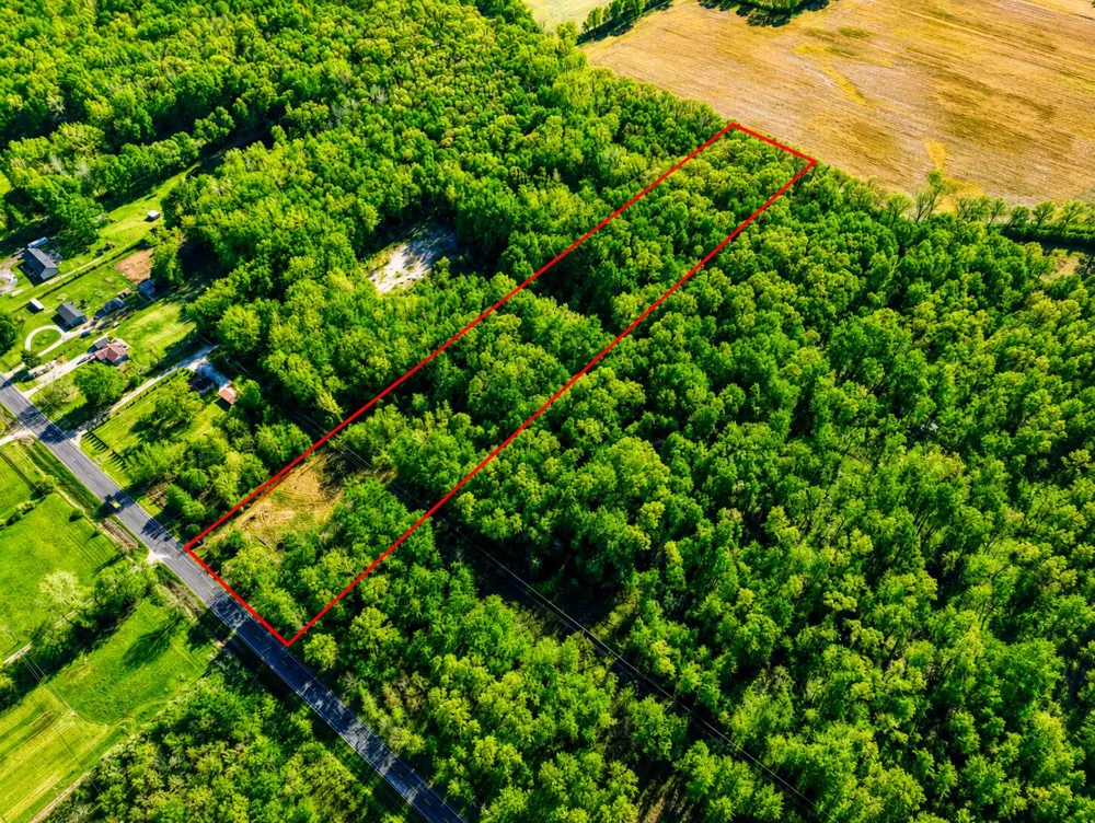 12608 Rawsonville Road Belleville, MI 48111